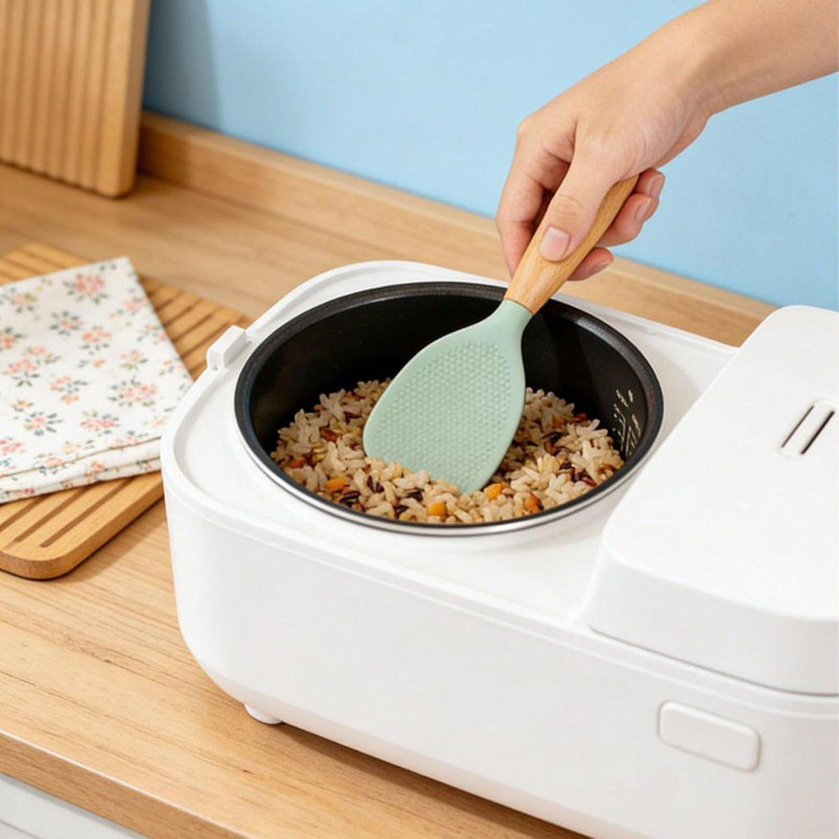 Short Wooden Handle Silicone Spatula, Silicone Standing Rice Spatula with Non-stick Wooden Paddle, Heat Resistant Rice Cooker Spoon for Cooking, Mixing, Serving (White)